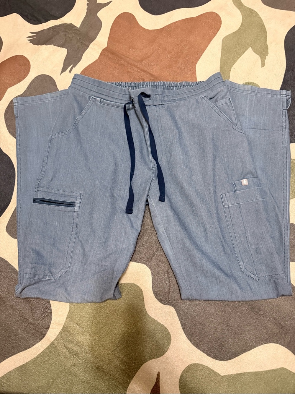 Gray figs scrubs